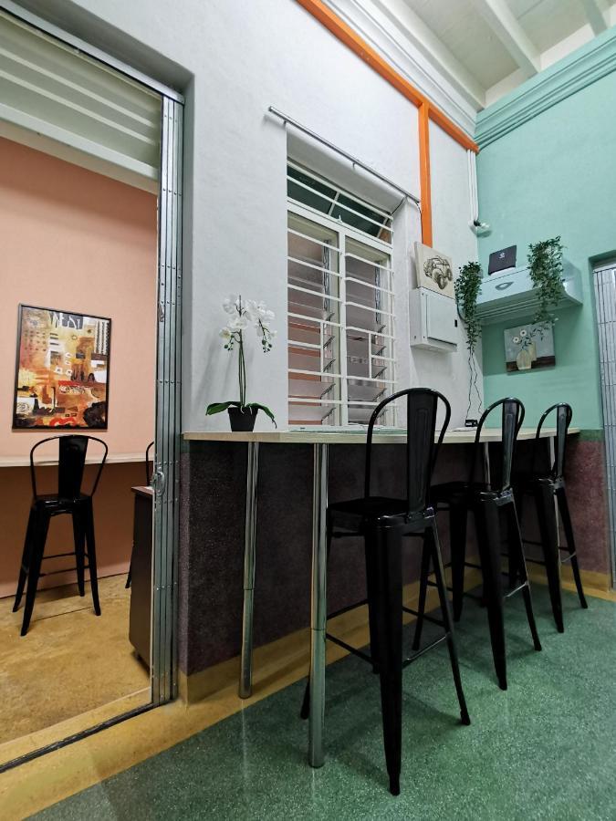 G Fortune Guest House Victoria Green George Town Exterior foto